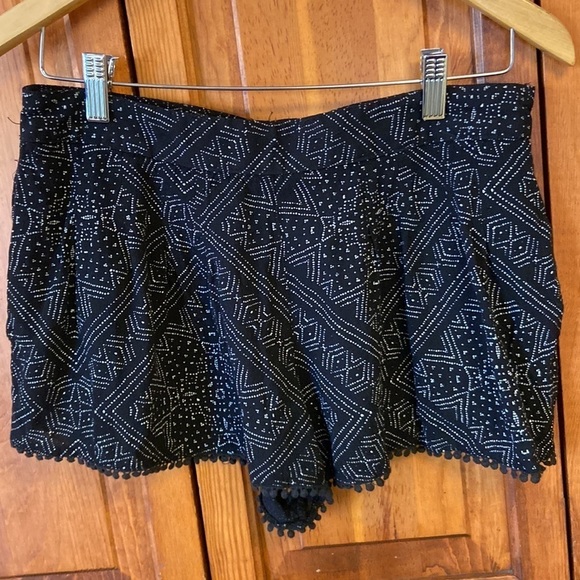 Ecote Rayon Pullon Shorts Pockets Tassled Hem Excellent Preowned Condition Sz M - Picture 1 of 11